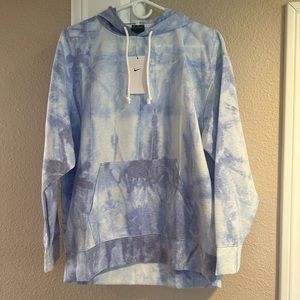 Women’s Training Nike lightweight hoodie, NWT, Size S